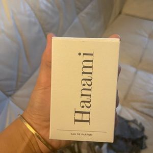 Hanami Phlur for women and men